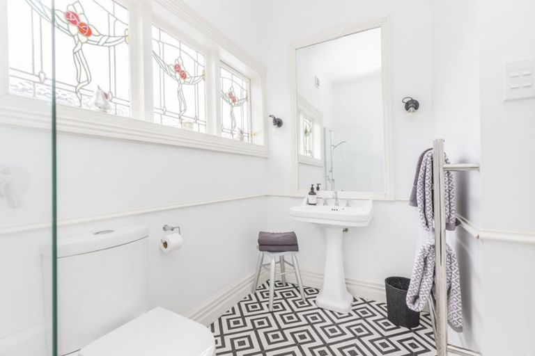 Photo of property in 18 Bidwill Street, Mount Cook, Wellington, 6021