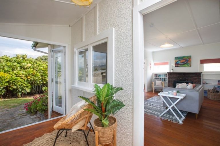 Photo of property in 4 Waimea Road, Waikanae Beach, Waikanae, 5036