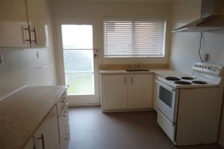 Photo of property in 2/7 Division Street, Riccarton, Christchurch, 8041