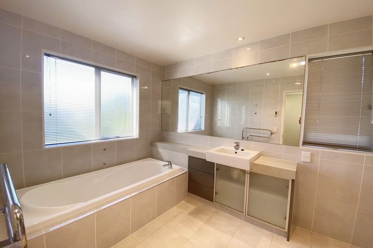 Photo of property in 22 Pine Harbour Parade, Beachlands, Auckland, 2018