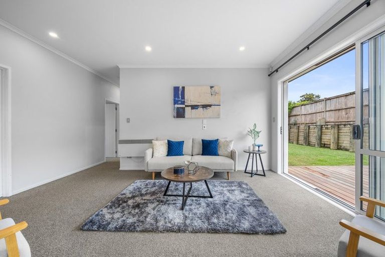 Photo of property in 5 Malbec Place, Huapai, Kumeu, 0810
