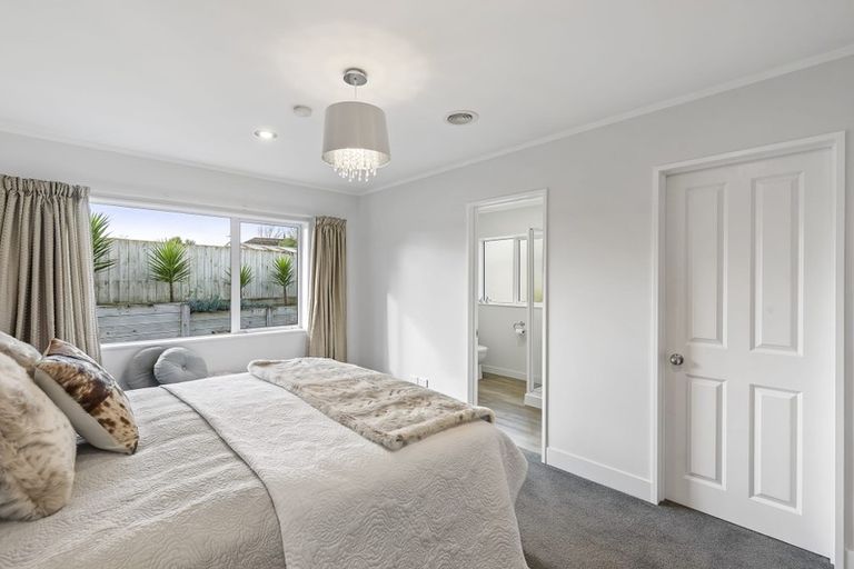 Photo of property in 11 Stella Court, Paraparaumu, 5032