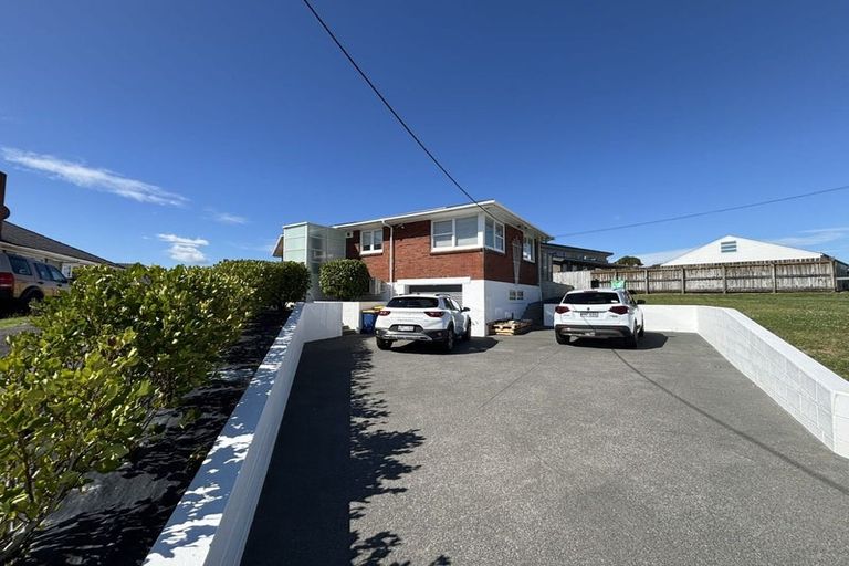 Photo of property in 31 School Road, Te Atatu South, Auckland, 0610