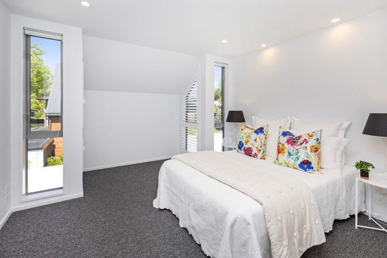 Photo of property in 17 Helmores Lane, Merivale, Christchurch, 8014