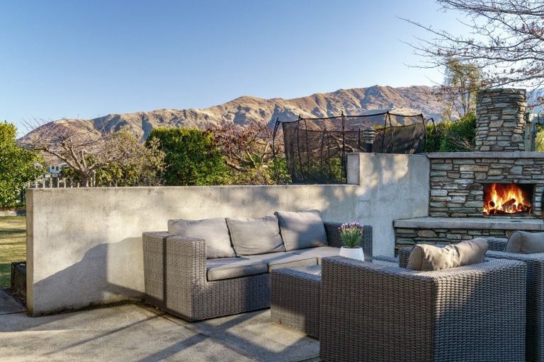 Photo of property in 48 Rob Roy Lane, Wanaka, 9305