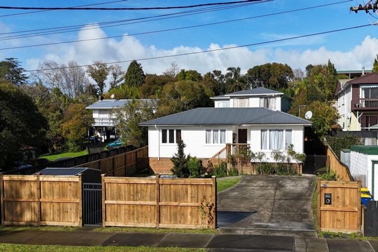 Photo of property in 200a Henderson Valley Road, Henderson, Auckland, 0612