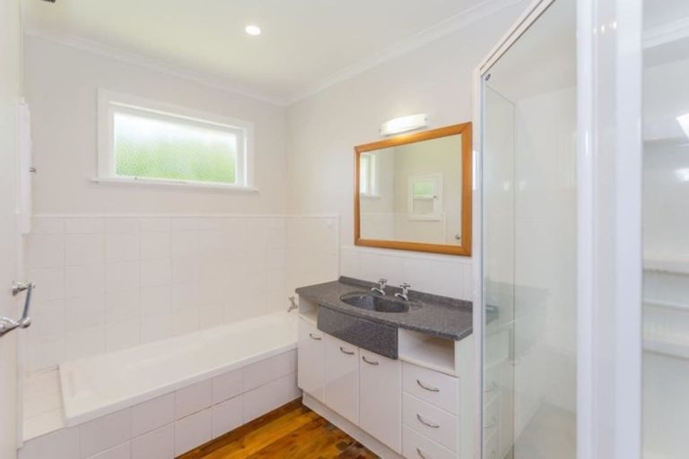 Photo of property in 432 Kawiu Road, Levin, 5510