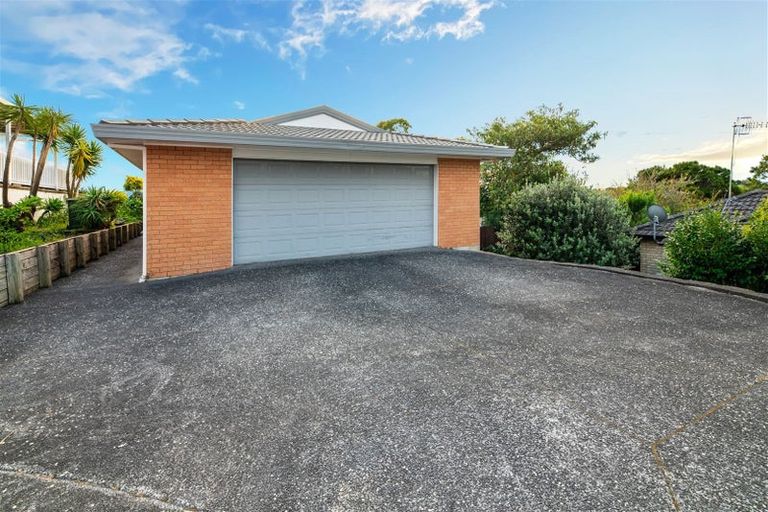 Photo of property in 35e Edmonton Road, Henderson, Auckland, 0612
