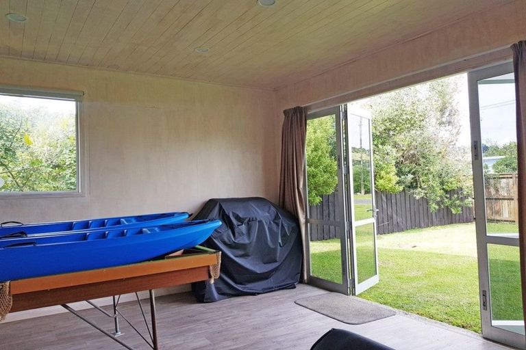 Photo of property in 11 Te Kapua Street, Oakura, Hikurangi, 0184