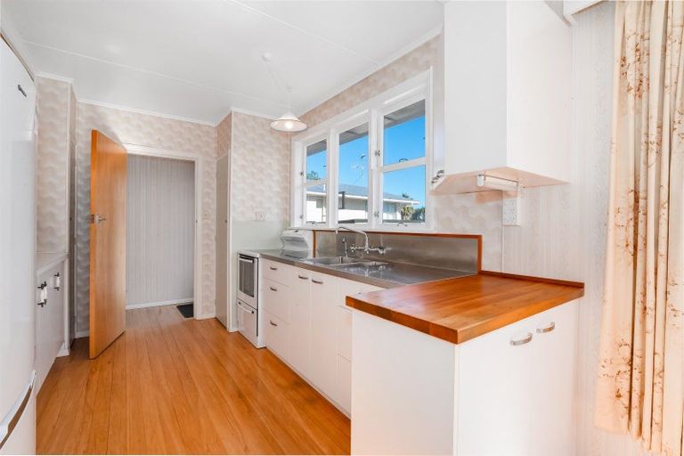 Photo of property in 21 Gray Avenue, Paraparaumu Beach, Paraparaumu, 5032