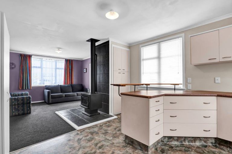 Photo of property in 80 Railway Street, Eltham, 4322