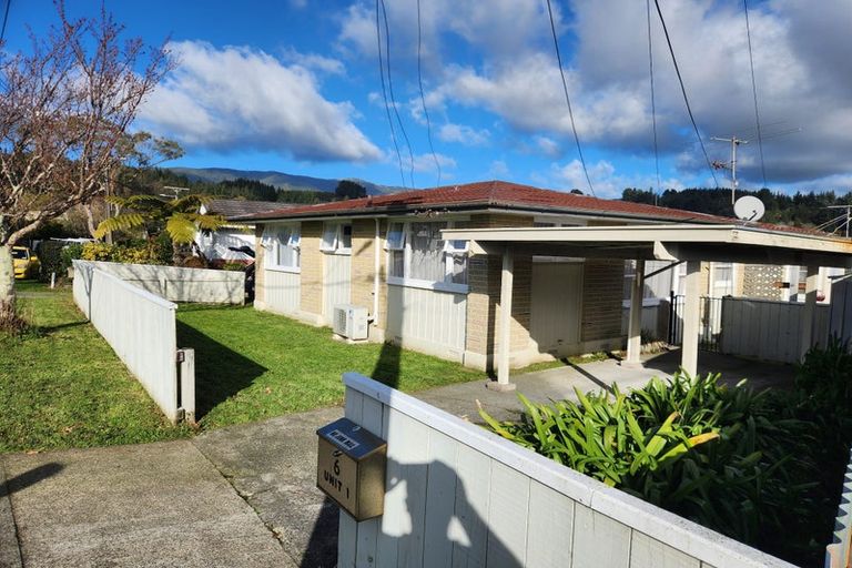 Photo of property in 1/6 Moeraki Road, Maoribank, Upper Hutt, 5018