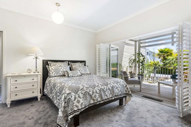 Photo of property in 4 Puriri Boulevard, Orewa, 0931