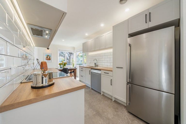 Photo of property in 22 Pasadena Crescent, Totara Park, Upper Hutt, 5018