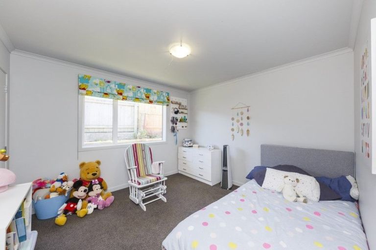Photo of property in 18b Galea Grove, Kelvin Grove, Palmerston North, 4414