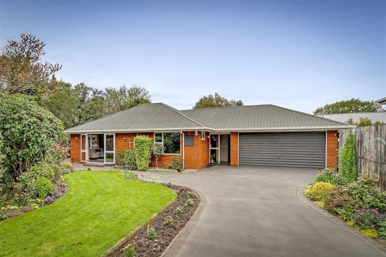 Photo of property in 1/216 Grahams Road, Burnside, Christchurch, 8053