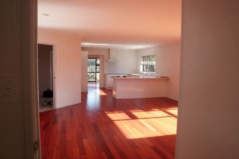 Photo of property in 14 Bob Charles Drive, Golflands, Auckland, 2013