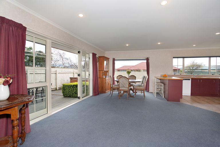 Photo of property in 5 Parnell Heights Drive, Kelvin Grove, Palmerston North, 4414