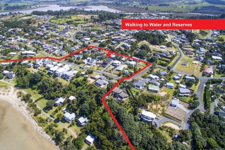Photo of property in 41 Moir Point Road, Mangawhai Heads, Mangawhai, 0505