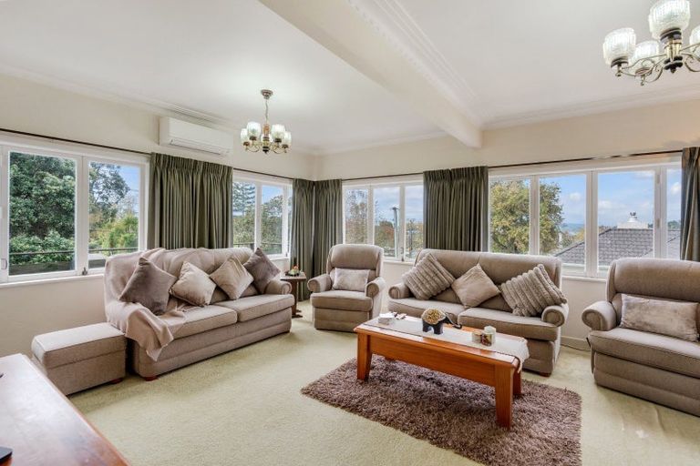 Photo of property in 67 Beach Road, Mellons Bay, Auckland, 2014