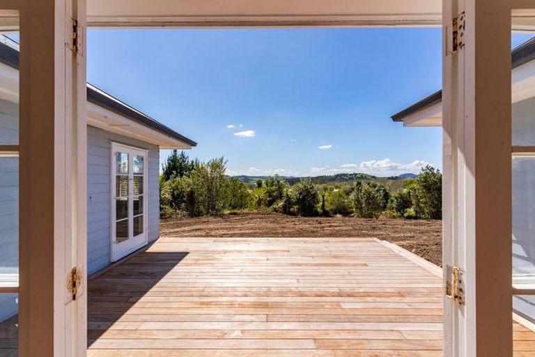 Photo of property in 960a Oneriri Road, Kaiwaka, 0573