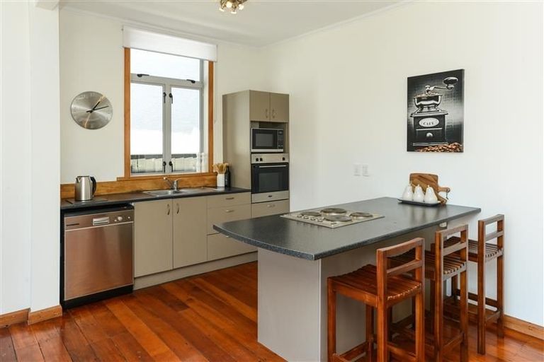 Photo of property in 6 Latham Street, Napier South, Napier, 4110