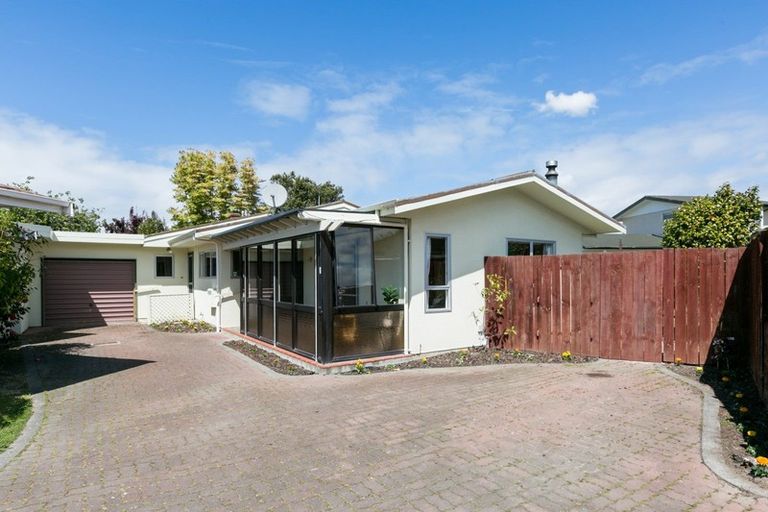 Photo of property in 7a Weathers Place, Taradale, Napier, 4112