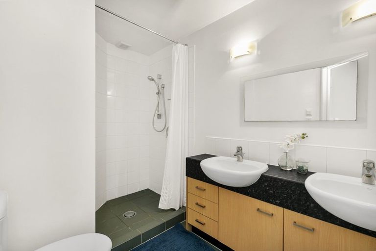 Photo of property in 3 Wadestown Road, Wadestown, Wellington, 6012