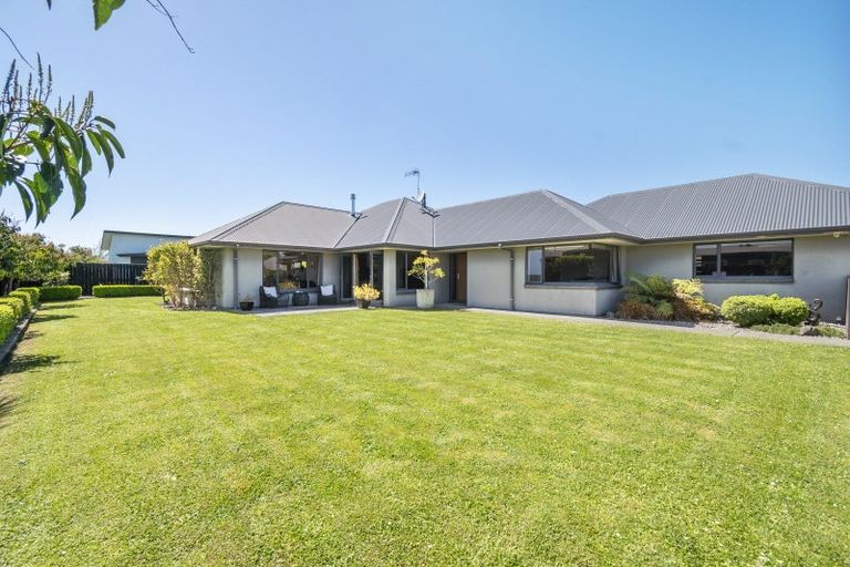Photo of property in 5 Rodeo Drive, Kelvin Grove, Palmerston North, 4414