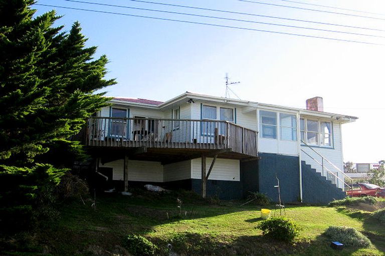 Photo of property in 39 Hiwi Crescent, Titahi Bay, Porirua, 5022
