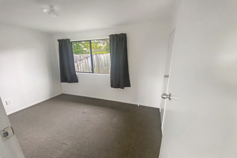 Photo of property in 82 Keegan Drive, Massey, Auckland, 0614