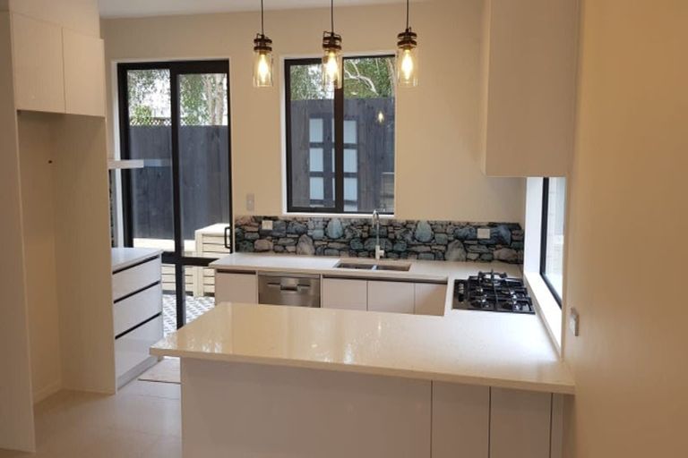 Photo of property in 9a Becroft Drive, Forrest Hill, Auckland, 0620