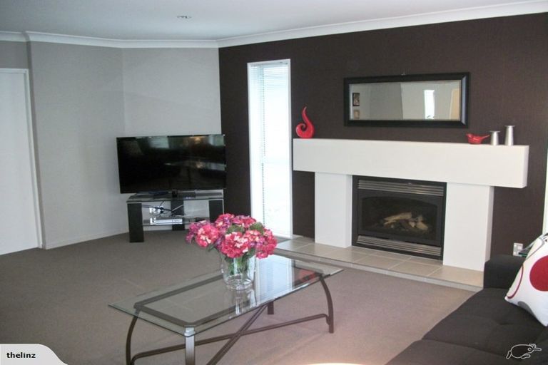 Photo of property in 15 Pentonville Close, Westmorland, Christchurch, 8025