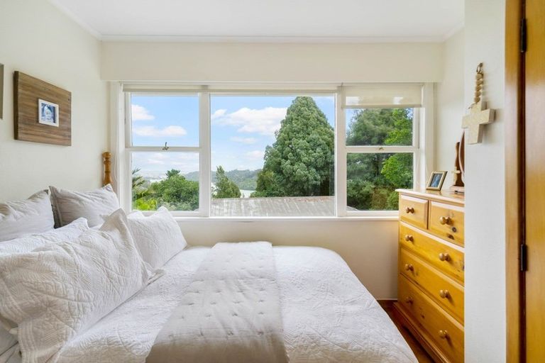 Photo of property in 1/15 Pemberton Avenue, Bayview, Auckland, 0629