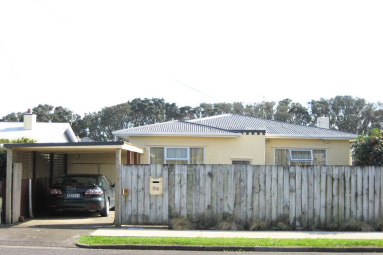 Photo of property in 74 Hine Street, New Plymouth, 4310