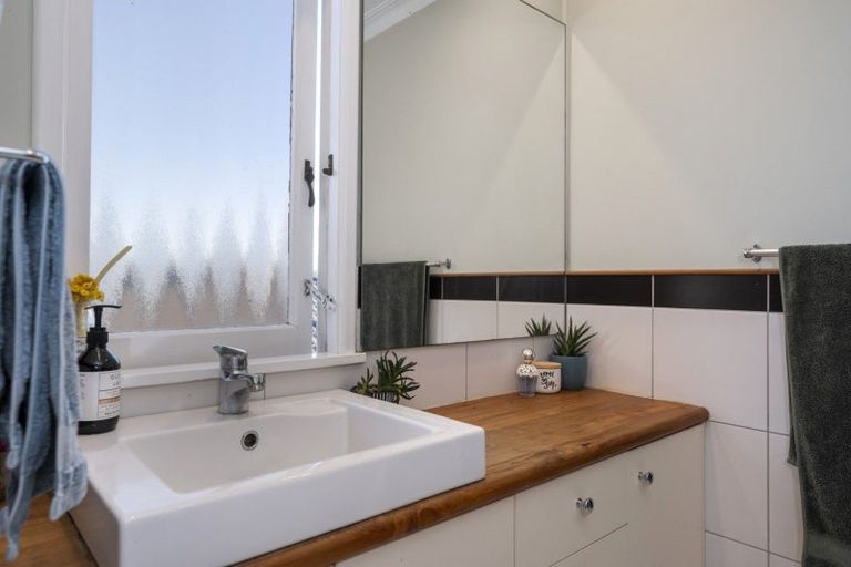 Photo of property in 100 Mansels Road, Parkvale, Tauranga, 3112