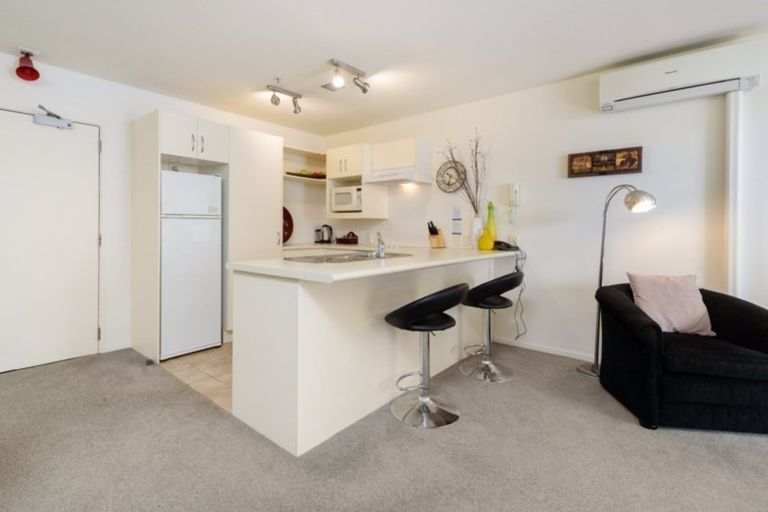 Photo of property in 41/3 Maunganui Road, Mount Maunganui, 3116