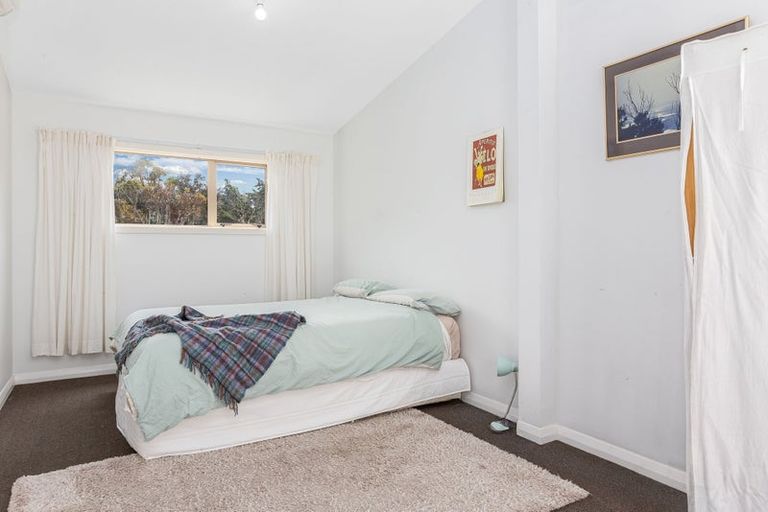 Photo of property in 16 Sasanof View, Ascot Park, Porirua, 5024