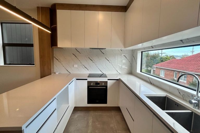 Photo of property in 6/26 Buscomb Avenue, Henderson, Auckland, 0610