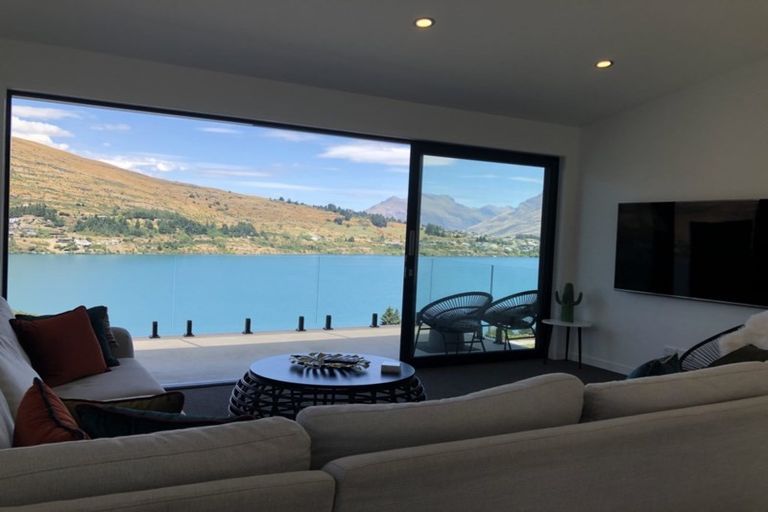 Photo of property in 17 Highlands Close, Queenstown, 9300