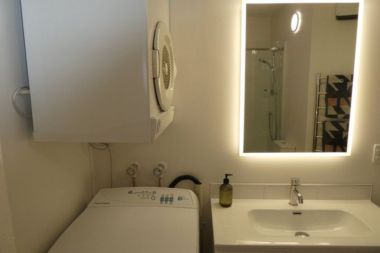 Photo of property in De Vere Apartments, 4/23 Tennyson Street, Te Aro, Wellington, 6011