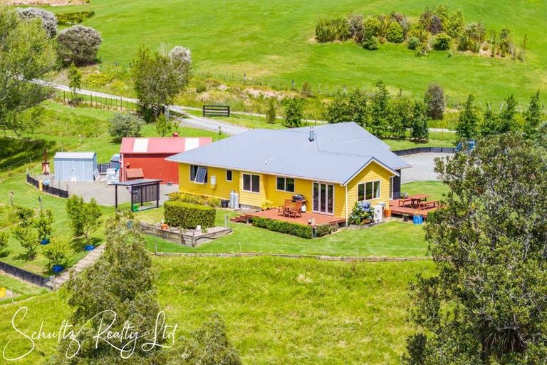 Photo of property in 16 Nikau Lane, Maungaturoto, 0520