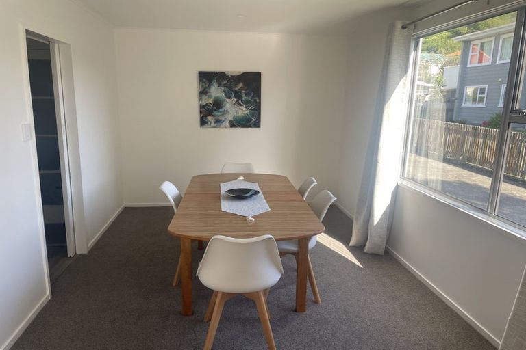 Photo of property in 176 Queens Drive, Lyall Bay, Wellington, 6022