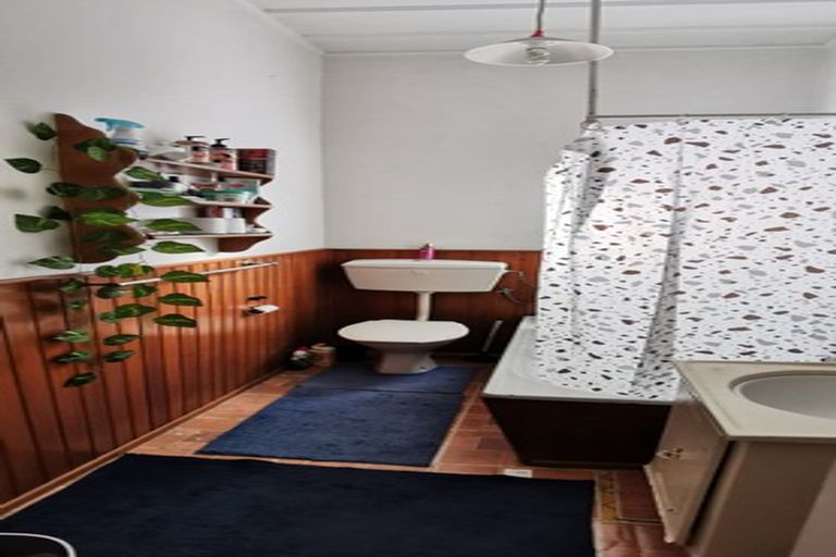 Photo of property in 67a Astley Avenue, New Lynn, Auckland, 0600