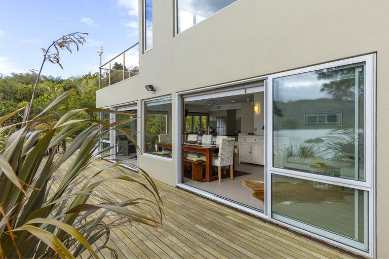 Photo of property in 26 Whakamoenga Point, Acacia Bay, Taupo, 3385