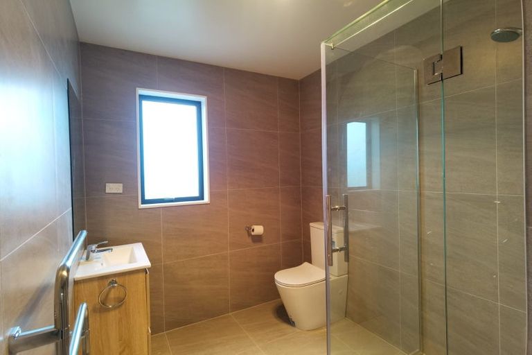 Photo of property in 9a Crestview Rise, Papakura, 2110