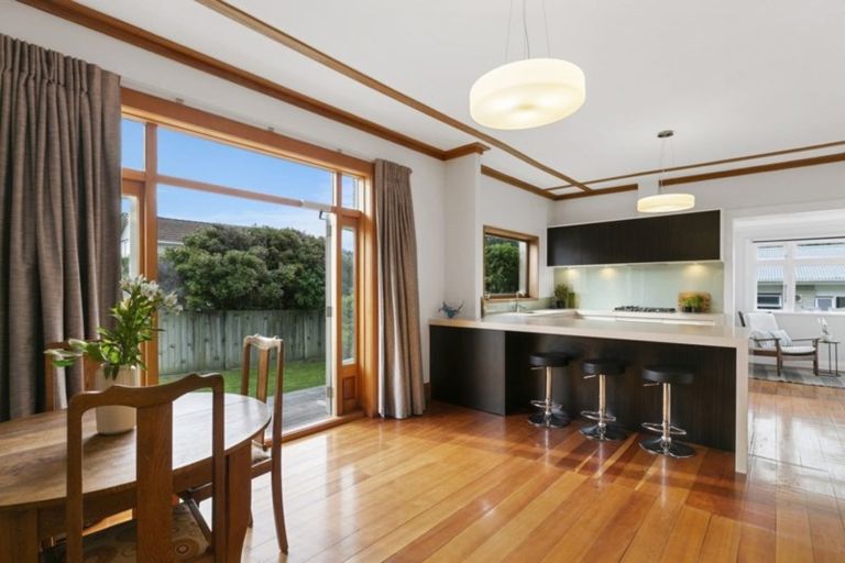 Photo of property in 173 Derwent Street, Island Bay, Wellington, 6023