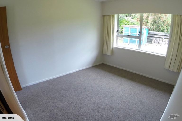 Photo of property in 2/11 Ashdown Place, Pahurehure, Papakura, 2113