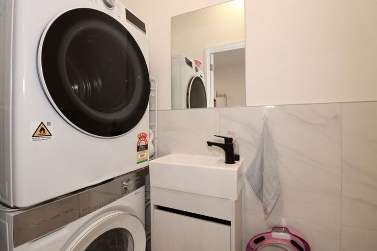 Photo of property in 22 Toanga Place, Mount Wellington, Auckland, 1062