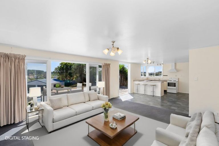 Photo of property in 4 Alan Lindsay Avenue, Waitarere Beach, Levin, 5510